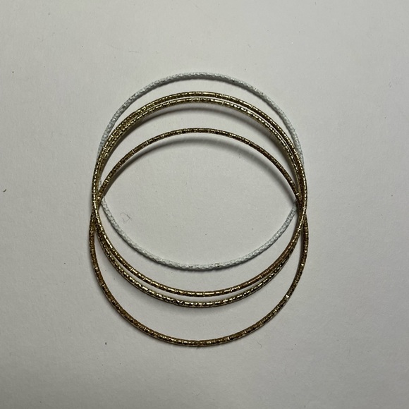 Set of 4 bracelets - Picture 1 of 2